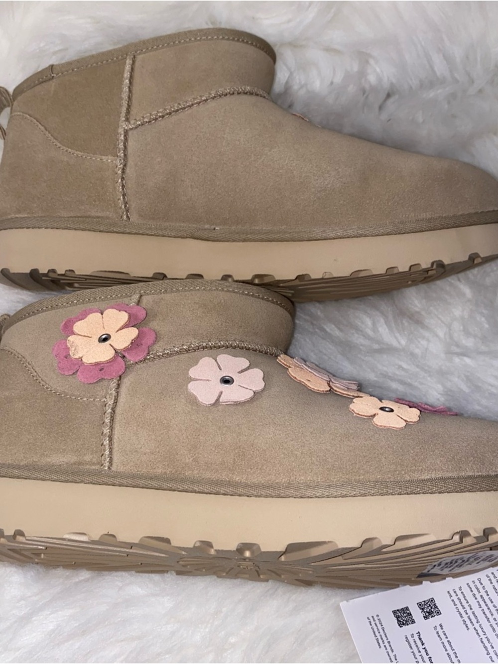 UGG Boots woman size 10 Floral Woman classic ultra mini fleur 
Mustard Seed - Picture 6 of 15